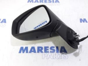 Used Wing mirror, left Renault Grand Scénic III (JZ) 1.5 dCi 110 Price € 131,25 Margin scheme offered by Maresia Parts