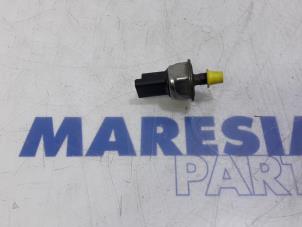 Used Fuel injector nozzle Peugeot 308 SW (4E/H) 1.6 16V THP 150 Price € 90,00 Margin scheme offered by Maresia Parts