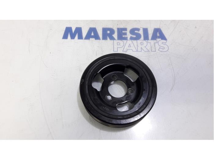 Crankshaft pulley from a Peugeot 308 SW (4E/H) 1.6 16V THP 150 2008
