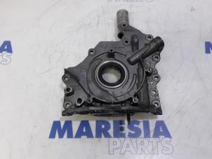 Used Oil pump Peugeot 5008 I (0A/0E) 1.6 HDiF 16V Price € 75,00 Margin scheme offered by Maresia Parts