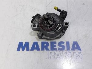 Used Vacuum pump (diesel) Peugeot 5008 I (0A/0E) 1.6 HDiF 16V Price € 35,00 Margin scheme offered by Maresia Parts