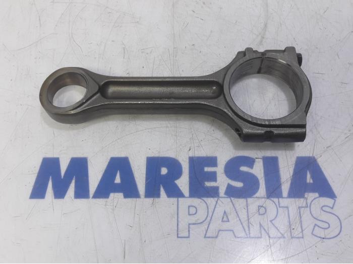 Gebrauchte Kolben Renault Master III (MA/MB/MC/MD/MH/MF/MG/MH) 2.3 dCi 135 16V FWD Preis € 48,40 Mit Mehrwertsteuer angeboten von Maresia Parts