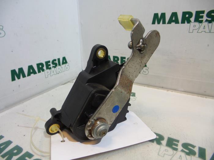 Begagnade Gaspedalsensor Renault Scénic II (JM) 1.5 dCi 85 Pris € 29,99 Marginaltabell erbjuds av Maresia Parts