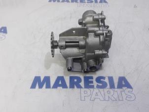 Gebrauchte Ölpumpe Renault Master IV (MA/MB/MC/MD/MH/MF/MG/MH) 2.3 dCi 135 16V FWD Preis € 190,58 Mit Mehrwertsteuer angeboten von Maresia Parts