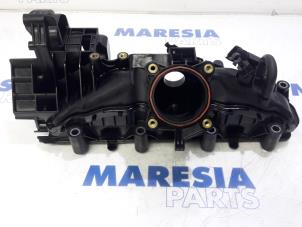 Usagé Tubulure d'admission Renault Master IV (MA/MB/MC/MD/MH/MF/MG/MH) 2.3 dCi 135 16V FWD Prix € 158,81 Prix TTC proposé par Maresia Parts
