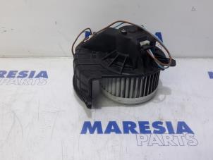 Gebrauchte Heizung Belüftungsmotor Renault Master IV (MA/MB/MC/MD/MH/MF/MG/MH) 2.3 dCi 135 16V FWD Preis € 48,40 Mit Mehrwertsteuer angeboten von Maresia Parts