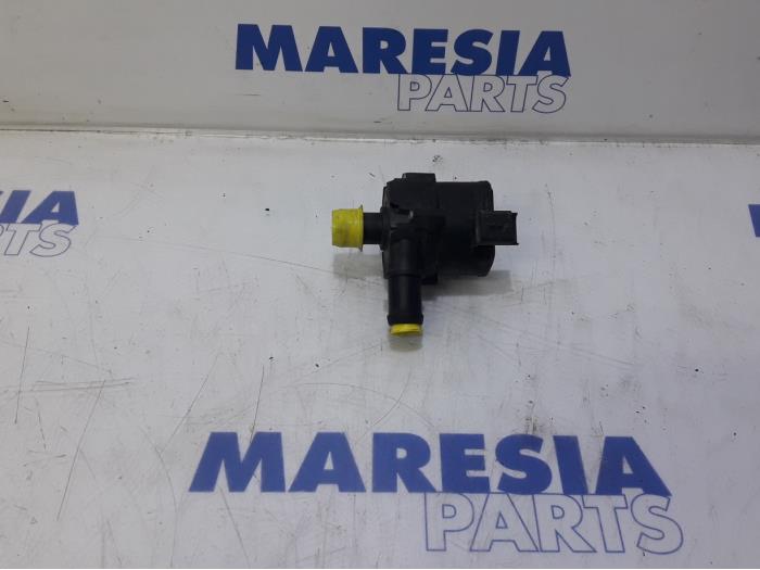 Begagnade Vattenpump Renault Master III (MA/MB/MC/MD/MH/MF/MG/MH) 2.3 dCi 135 16V FWD Pris € 60,50 Inklusive moms erbjuds av Maresia Parts