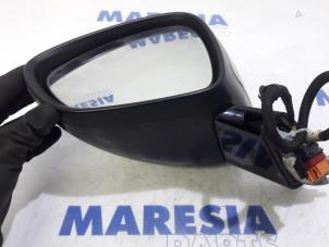 Usagé Rétroviseur extérieur gauche Peugeot 508 (8D) 1.6 HDiF 16V Prix € 105,00 Règlement à la marge proposé par Maresia Parts