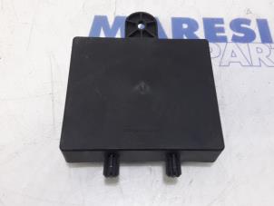 Computer, miscellaneous from a Renault Clio IV (5R) 0.9 Energy TCE 90 12V 2013