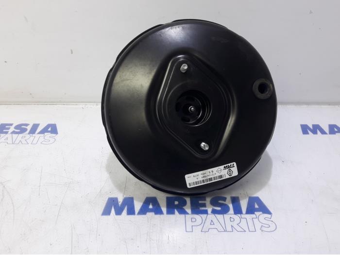 Usagé Servo frein Renault Clio IV (5R) 0.9 Energy TCE 90 12V Prix € 34,95 Règlement à la marge proposé par Maresia Parts