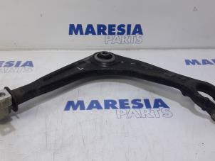 Used Front lower wishbone, left Citroen C5 III Tourer (RW) 1.6 HDiF 16V Price € 30,00 Margin scheme offered by Maresia Parts