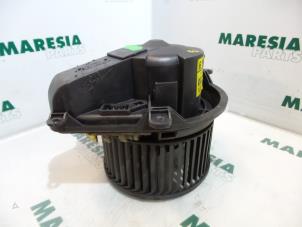 Używane Silnik wentylatora nagrzewnicy Citroen XM Cena € 75,00 Procedura marży oferowane przez Maresia Parts