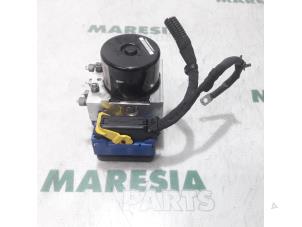 Used ABS pump Renault Grand Scénic III (JZ) 1.5 dCi 110 Price € 207,90 Margin scheme offered by Maresia Parts