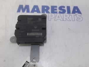 Used Airbag Module Renault Clio IV (5R) 1.5 Energy dCi 90 FAP Price € 120,75 Margin scheme offered by Maresia Parts