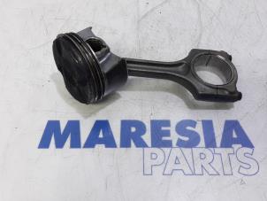 Usagé Piston Peugeot 208 I (CA/CC/CK/CL) 1.6 16V GTI Prix € 50,00 Règlement à la marge proposé par Maresia Parts