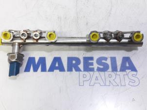 Used Fuel injector nozzle Renault Kadjar (RFEH) 1.2 Energy TCE 130 Price € 105,00 Margin scheme offered by Maresia Parts