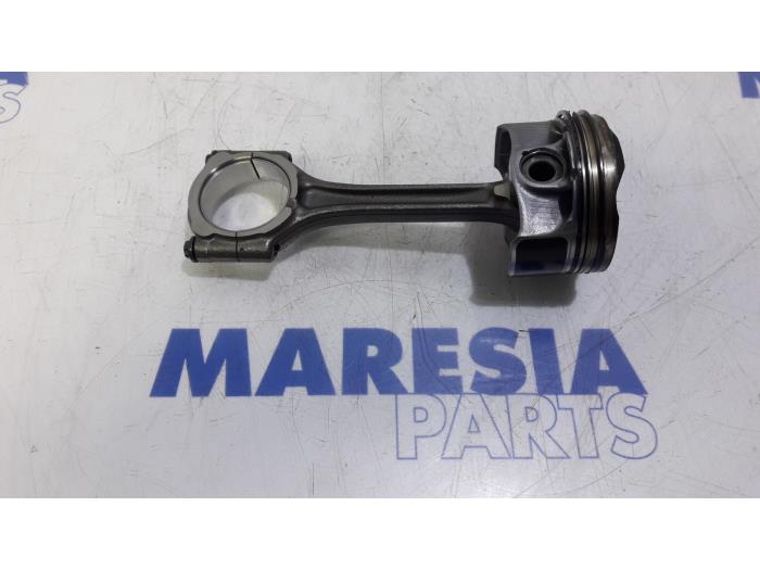 Used Piston Peugeot 2008 (CU) 1.2 12V e-THP PureTech 130 Price € 60,00 Margin scheme offered by Maresia Parts