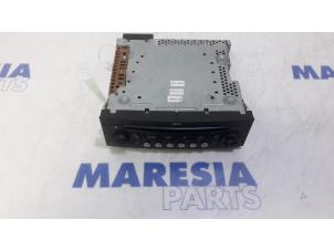 Używane Radioodtwarzacz CD Peugeot 207/207+ (WA/WC/WM) 1.6 16V GT THP Cena € 60,00 Procedura marży oferowane przez Maresia Parts