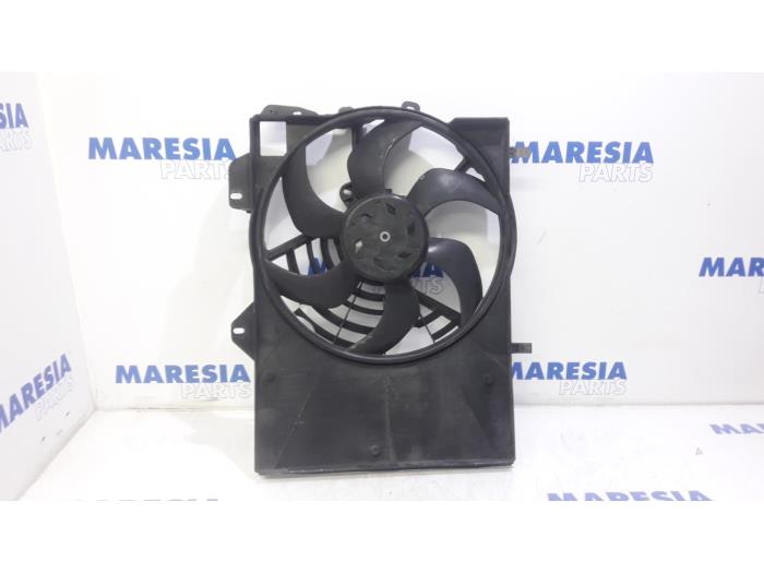 Używane Silnik wentylatora Citroen C3 (SC) 1.6 HDi 92 Cena € 39,99 Procedura marży oferowane przez Maresia Parts