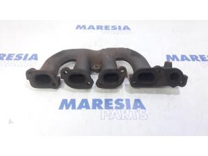 Used Exhaust manifold Renault Master III (FD/HD) 2.5 dCi 16V Price € 90,75 Inclusive VAT offered by Maresia Parts