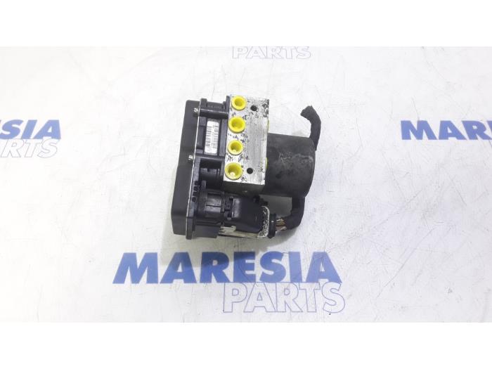 Usagé Bloc ABS Peugeot 508 (8D) 1.6 HDiF 16V Prix € 175,00 Règlement à la marge proposé par Maresia Parts