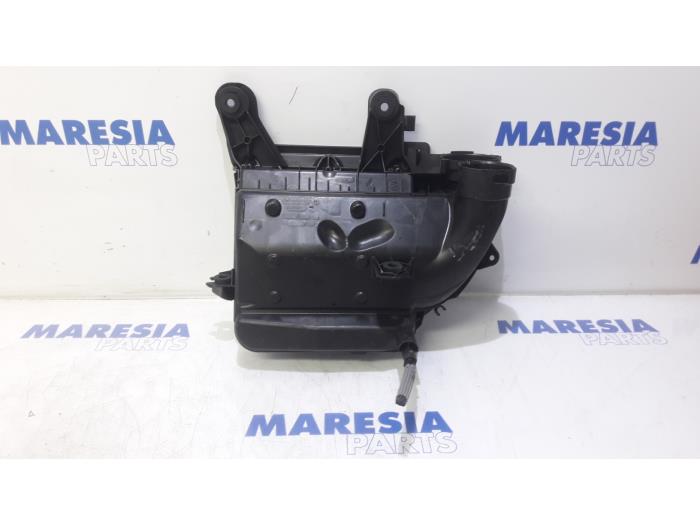 Begagnade Luftfilterhus Peugeot 508 (8D) 1.6 HDiF 16V Pris € 50,00 Marginaltabell erbjuds av Maresia Parts