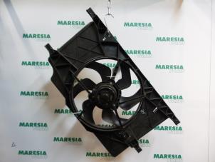 Used Fan motor Renault Laguna II Grandtour (KG) 1.9 dCi 130 Price € 40,00 Margin scheme offered by Maresia Parts