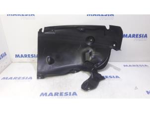 Used Wheel arch liner Renault Megane III Grandtour (KZ) 1.5 dCi 110 Price € 35,00 Margin scheme offered by Maresia Parts
