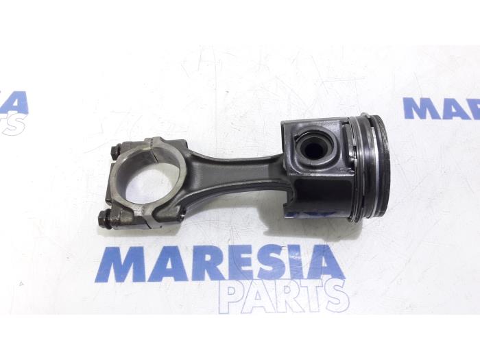 Used Piston Citroen Jumper (U5/ZB) 2.8 HDi Price € 90,75 Inclusive VAT offered by Maresia Parts