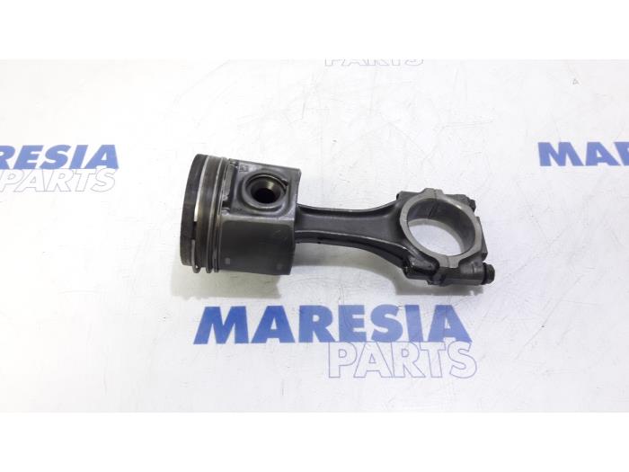 Used Piston Citroen Jumper (U5/ZB) 2.8 HDi Price € 90,75 Inclusive VAT offered by Maresia Parts