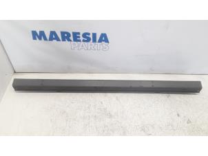 Used Rear bumper component, central Fiat Ducato (250) 2.2 D 100 Multijet Euro 4 Price € 50,00 Margin scheme offered by Maresia Parts