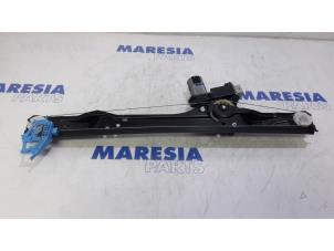 Used Window mechanism 2-door, front right Fiat Doblo Cargo (263) 1.4 T-Jet 16V Price € 60,50 Inclusive VAT offered by Maresia Parts