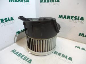 Used Heating and ventilation fan motor Peugeot 407 SW (6E) 1.6 HDiF 16V Price € 30,00 Margin scheme offered by Maresia Parts