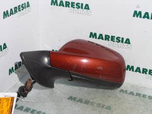 Used Wing mirror, left Peugeot 407 SW (6E) 1.6 HDiF 16V Price € 65,00 Margin scheme offered by Maresia Parts