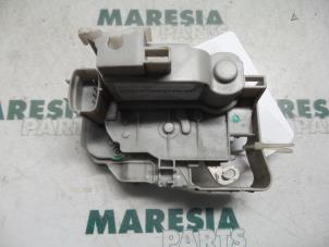 Used Rear door mechanism 4-door, right Fiat Bravo (198A) 1.4 16V Price € 30,00 Margin scheme offered by Maresia Parts