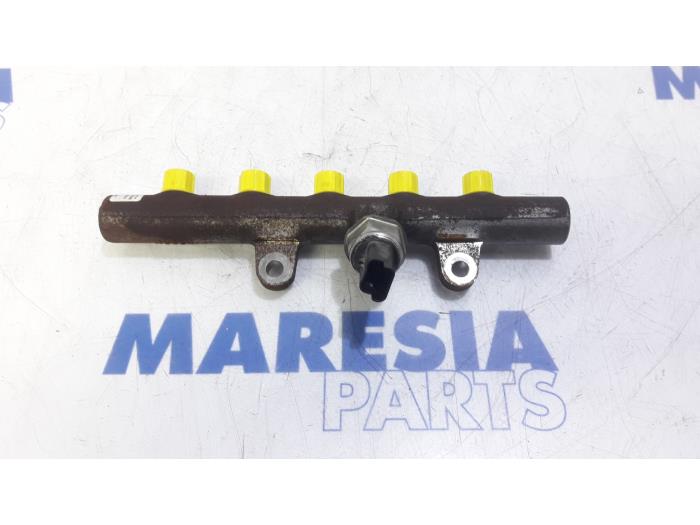 Gebrauchte Einspritzdüse (Einspritzer) Renault Megane III Grandtour (KZ) 1.5 dCi 90 Preis € 89,99 Margenregelung angeboten von Maresia Parts