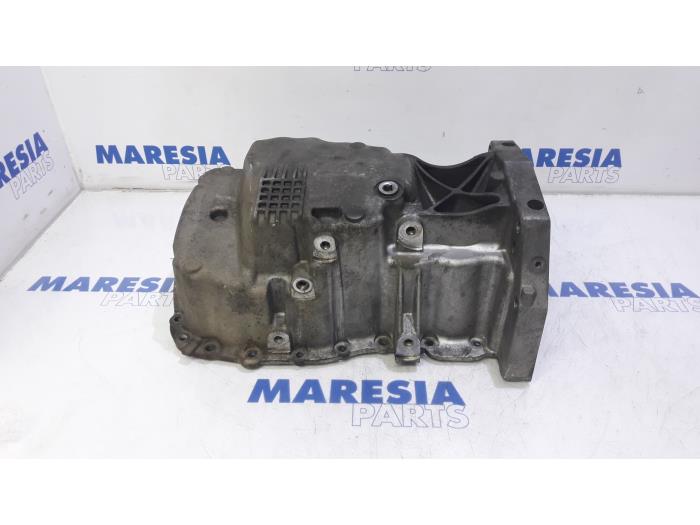 Gebrauchte Ölwanne Renault Megane III Grandtour (KZ) 1.5 dCi 110 Preis € 50,00 Margenregelung angeboten von Maresia Parts