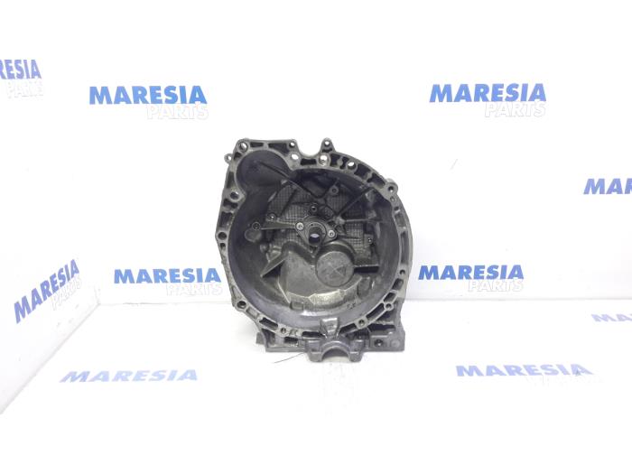 Usagé Cache boite de vitesses Fiat Scudo (270) 2.0 D Multijet Prix € 75,00 Règlement à la marge proposé par Maresia Parts
