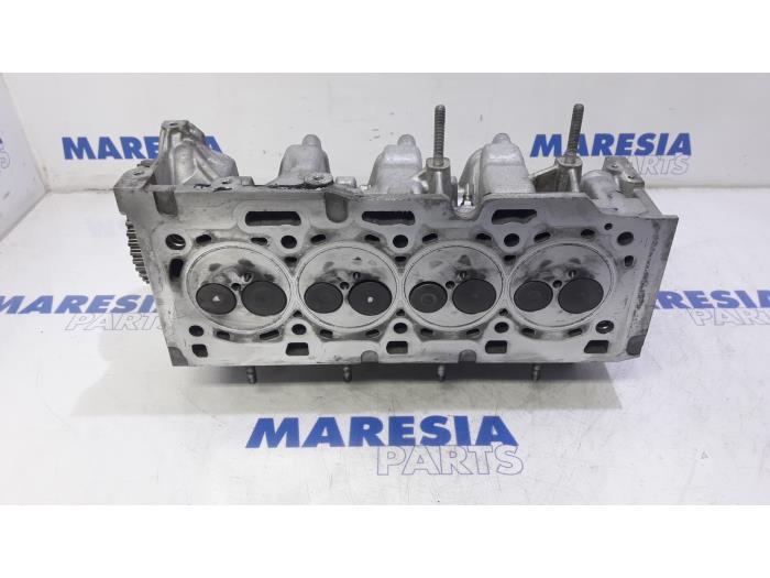 Begagnade Topplock Renault Megane III Grandtour (KZ) 1.5 dCi 90 Pris € 262,50 Marginaltabell erbjuds av Maresia Parts