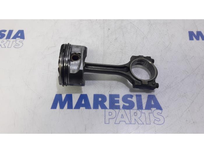Gebrauchte Kolben Alfa Romeo Brera (939) 2.2 JTS 16V Preis € 131,25 Margenregelung angeboten von Maresia Parts