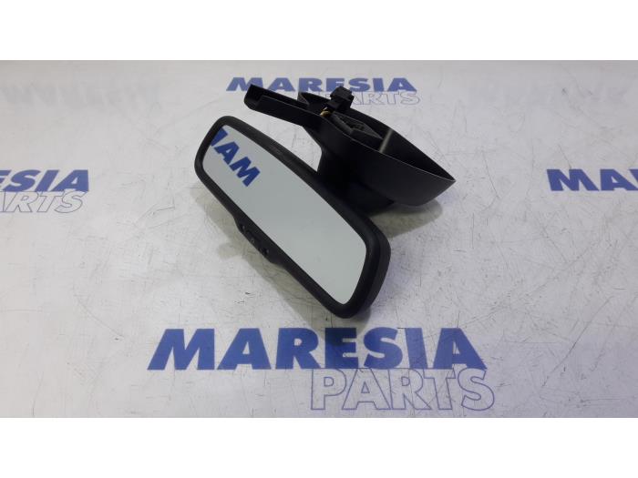 Używane Lusterko wewnetrzne Peugeot 207 SW (WE/WU) 1.6 16V Cena € 25,00 Procedura marży oferowane przez Maresia Parts