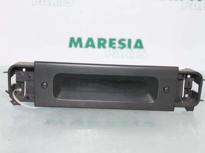 Begagnade Innerdisplay Peugeot 406 Break (8E/F) 1.8 16V Pris € 40,00 Marginaltabell erbjuds av Maresia Parts