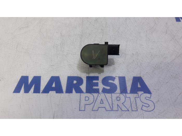 Używane Silnik reflektora Citroen C5 II Berline (RC) 2.0 16V Cena € 35,00 Procedura marży oferowane przez Maresia Parts