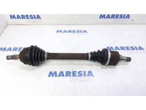 Used Front drive shaft, left Peugeot 308 (4A/C) 1.6 HDiF 16V Price € 34,00 Margin scheme offered by Maresia Parts