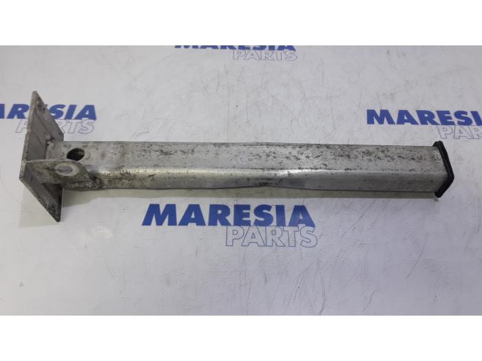 Usados Subchasis Peugeot 308 (4A/C) 1.6 HDiF 16V Precio € 25,00 Norma de margen ofrecido por Maresia Parts