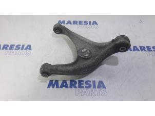 Used Rear wishbone, right Citroen C5 III Berline (RD) 2.0 16V Price € 50,00 Margin scheme offered by Maresia Parts