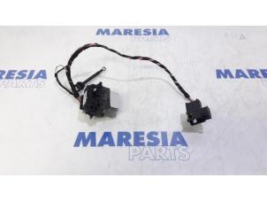 Used Heater resistor Renault Scénic III (JZ) 1.5 dCi 110 Price € 20,00 Margin scheme offered by Maresia Parts
