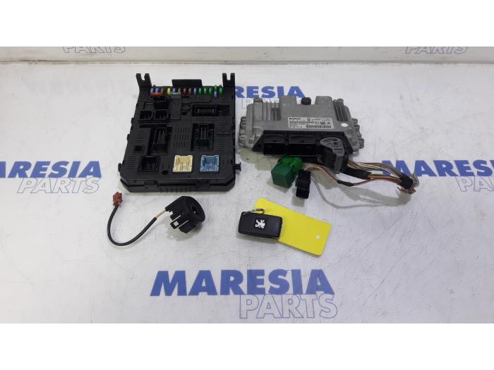 Used Engine management computer Peugeot 308 (4A/C) 1.6 HDiF 16V Price € 199,00 Margin scheme offered by Maresia Parts