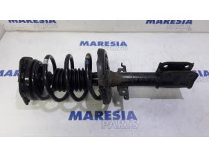 Gebrauchte Stoßdämpferstrebe rechts vorne Renault Scénic III (JZ) 1.5 dCi 110 Preis € 35,00 Margenregelung angeboten von Maresia Parts