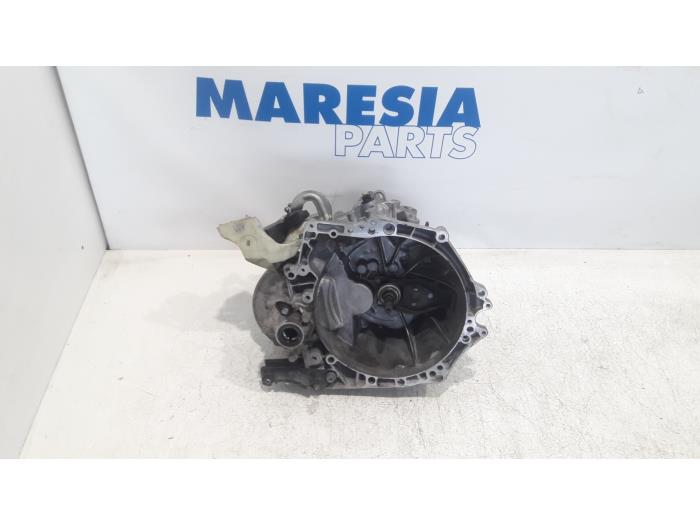 Gearbox from a Citroën C3 Picasso (SH) 1.2 12V PureTech 110 2016